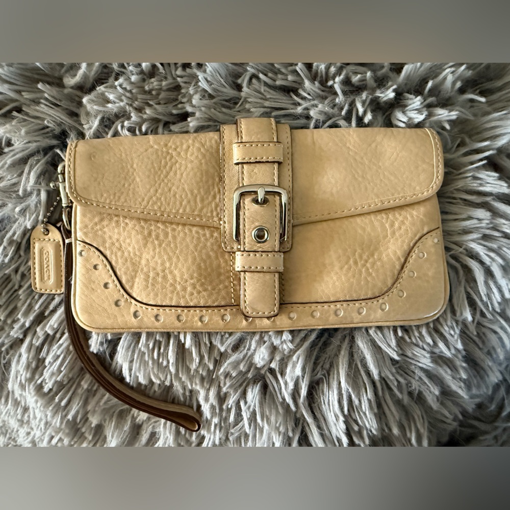 Elegant Tan Leather Women's Clutch